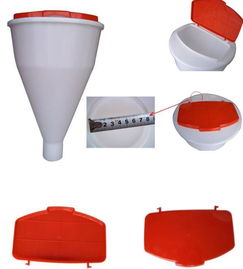 豬用干濕喂料器料桶高清圖片賞析——浙江黃巖花花豬塑料制品公司產品介紹